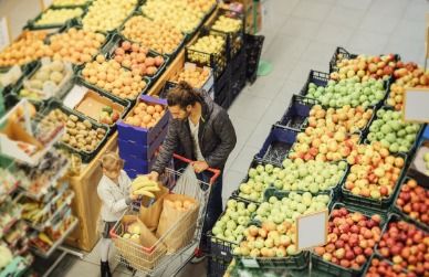 全球與國(guó)內(nèi)前十大連鎖超市及日用百貨銷售格局